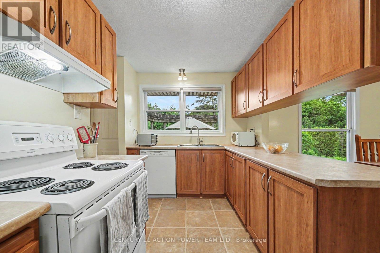 931 KEVIN CRESCENT - Image 16