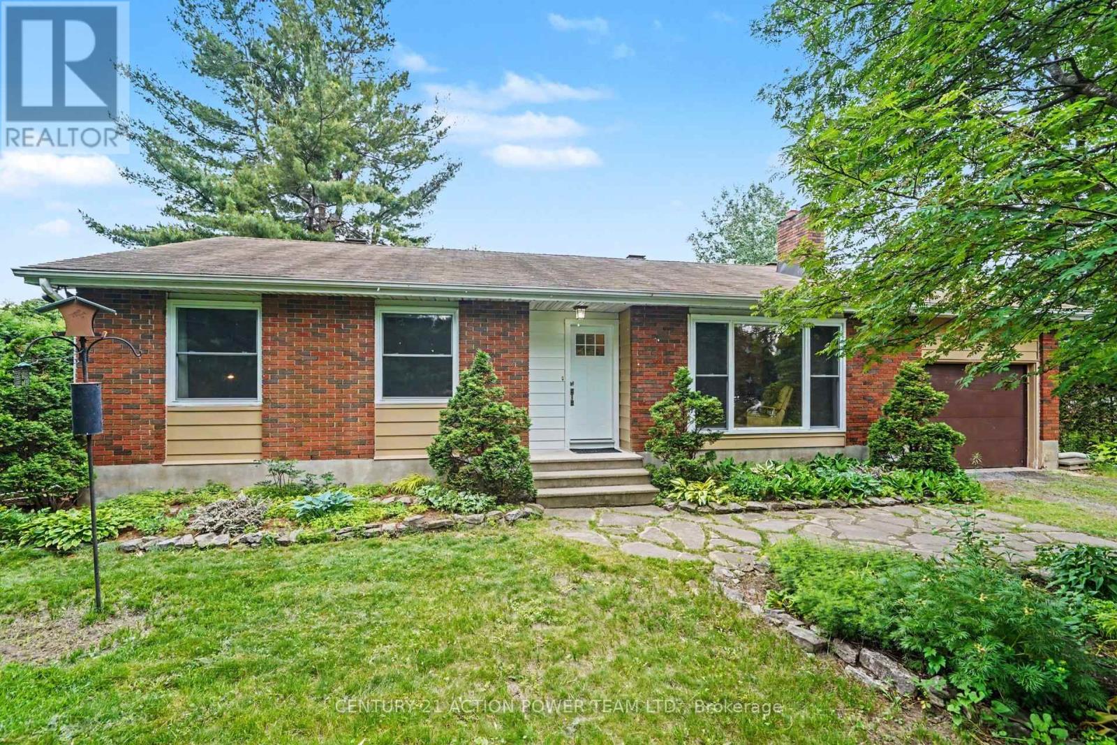 931 KEVIN CRESCENT - 2