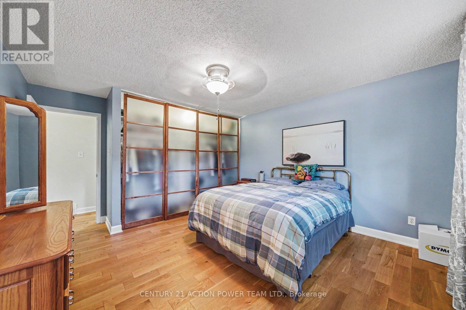 931 KEVIN CRESCENT - 20