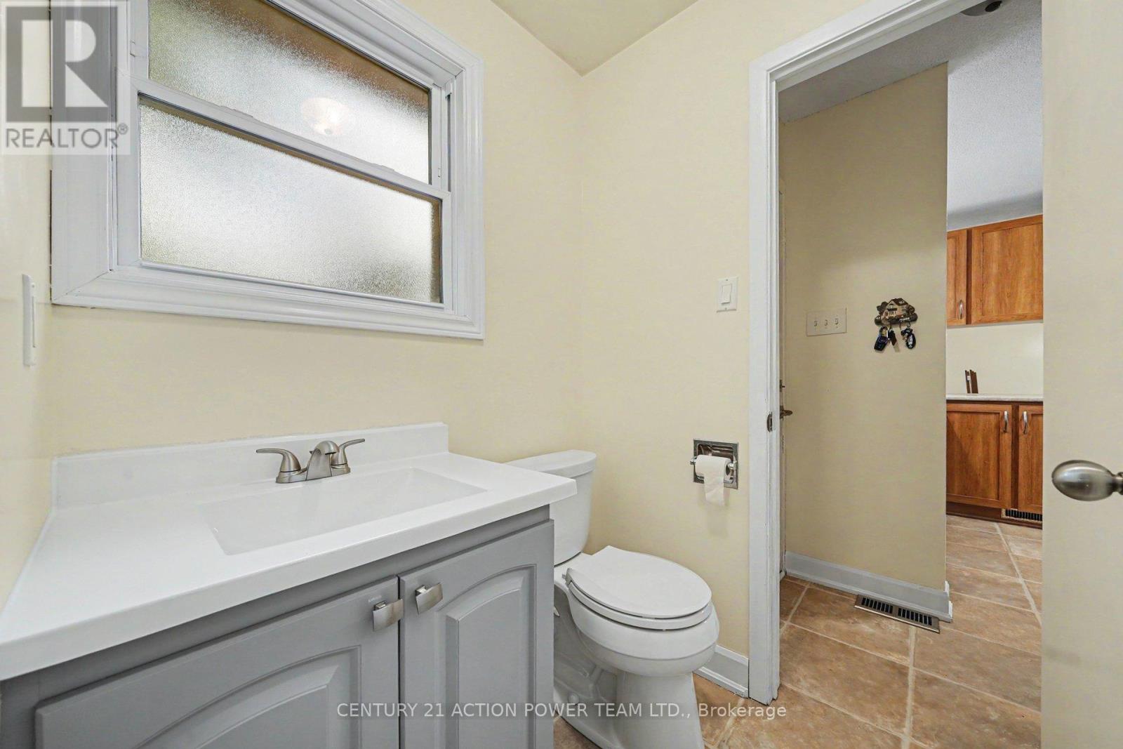 931 KEVIN CRESCENT - 26