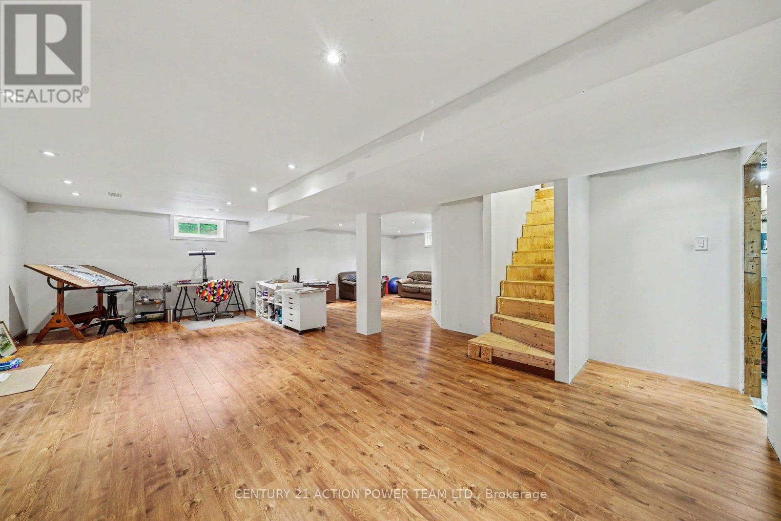931 KEVIN CRESCENT - Image 28