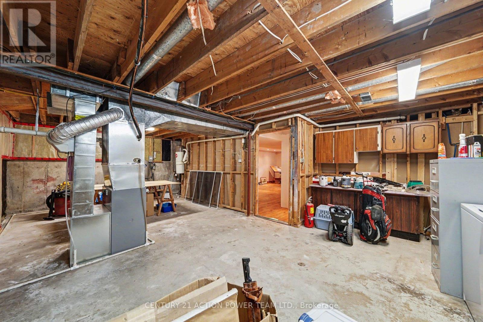 931 KEVIN CRESCENT - 31