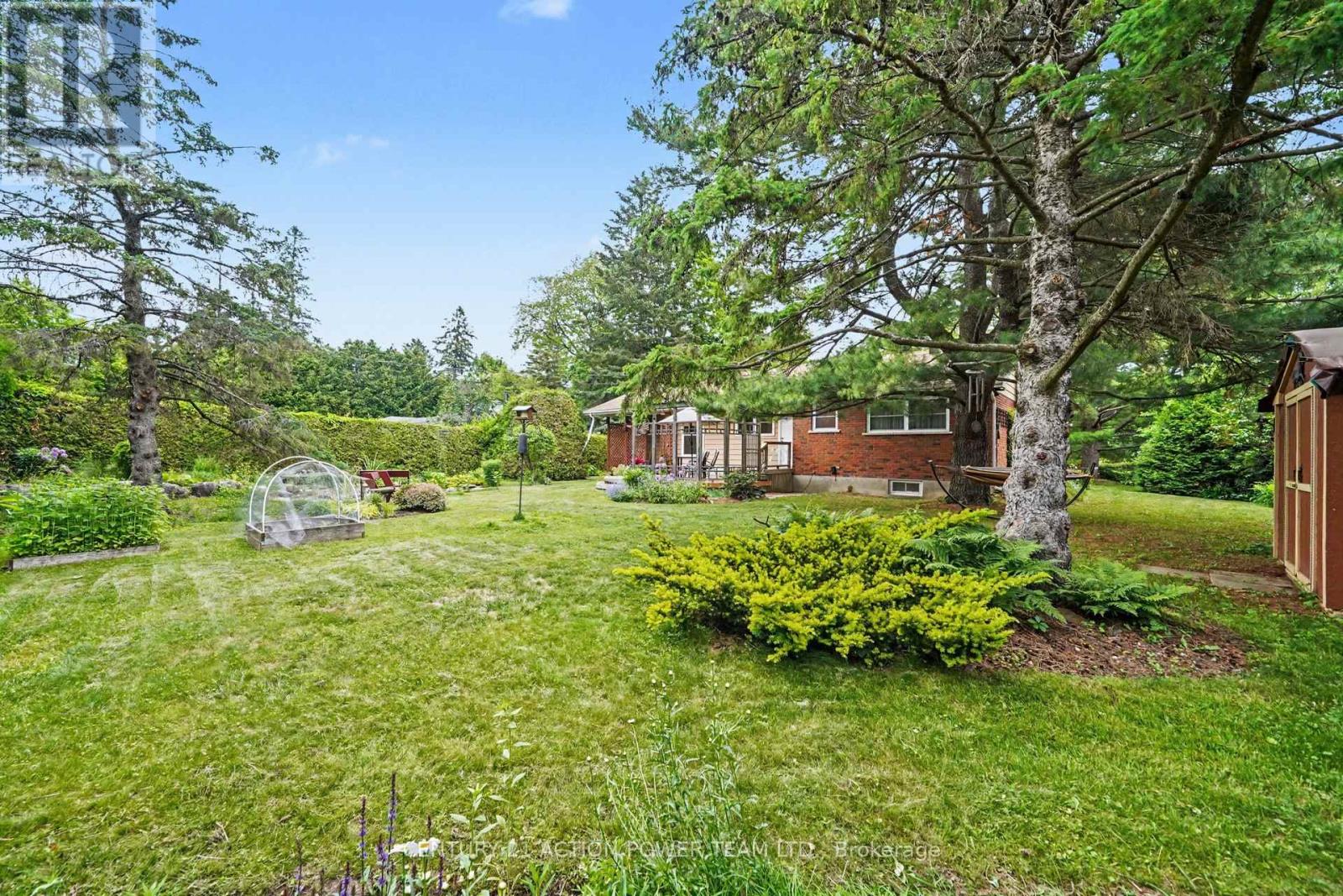 931 KEVIN CRESCENT - 4