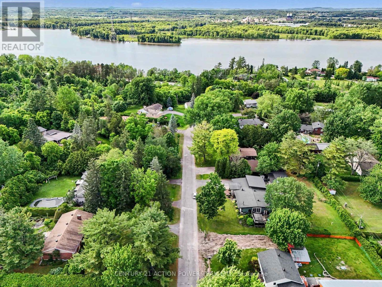 931 KEVIN CRESCENT - 42