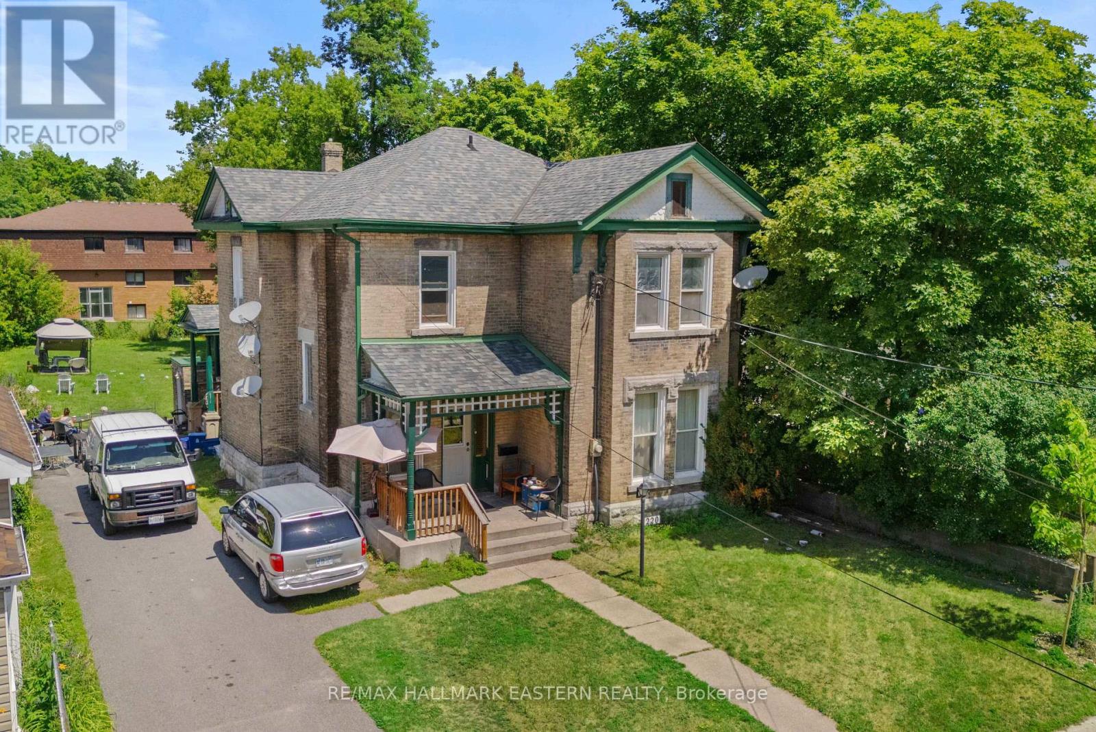 220 DUBLIN STREET - 1