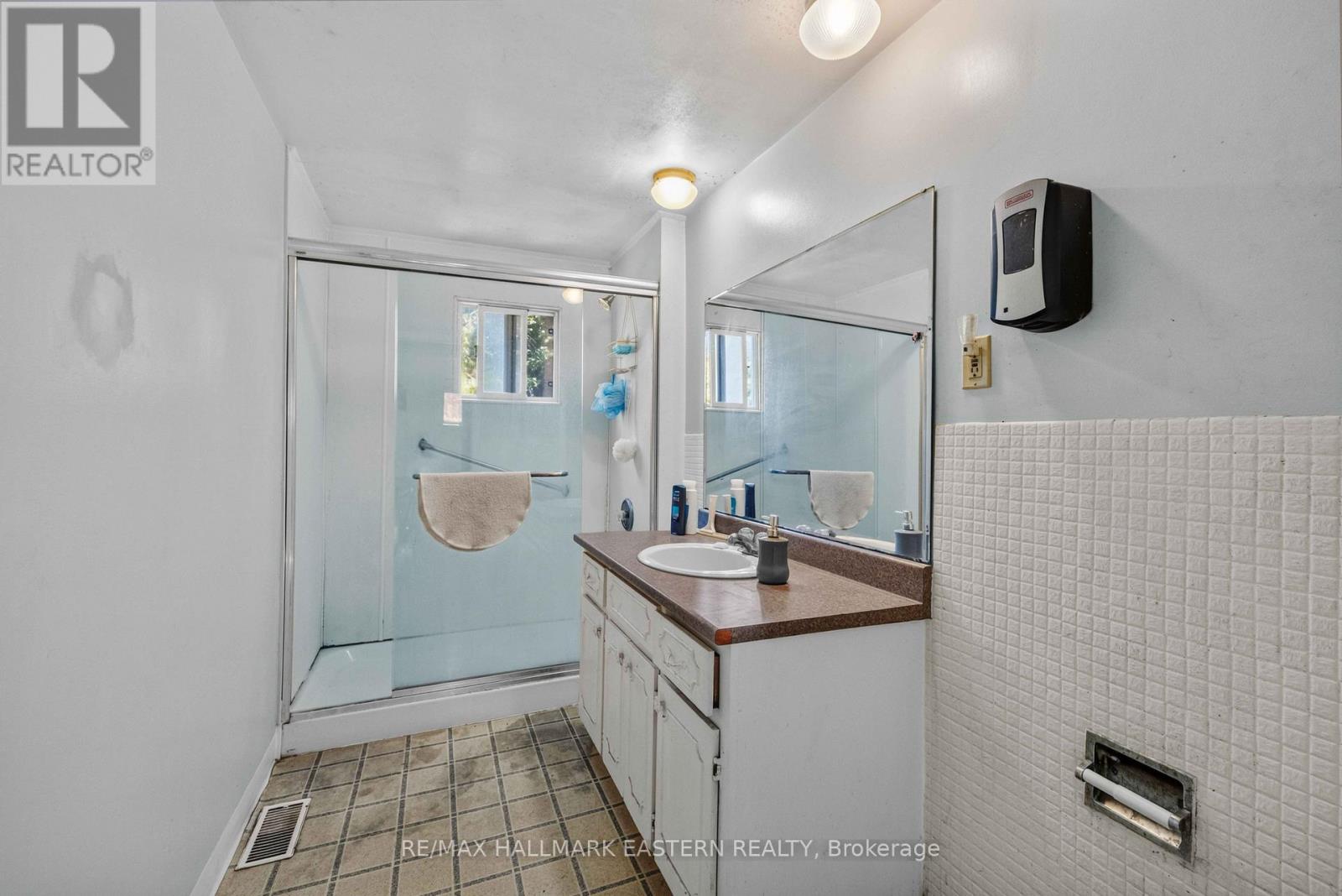 220 DUBLIN STREET - Image 11