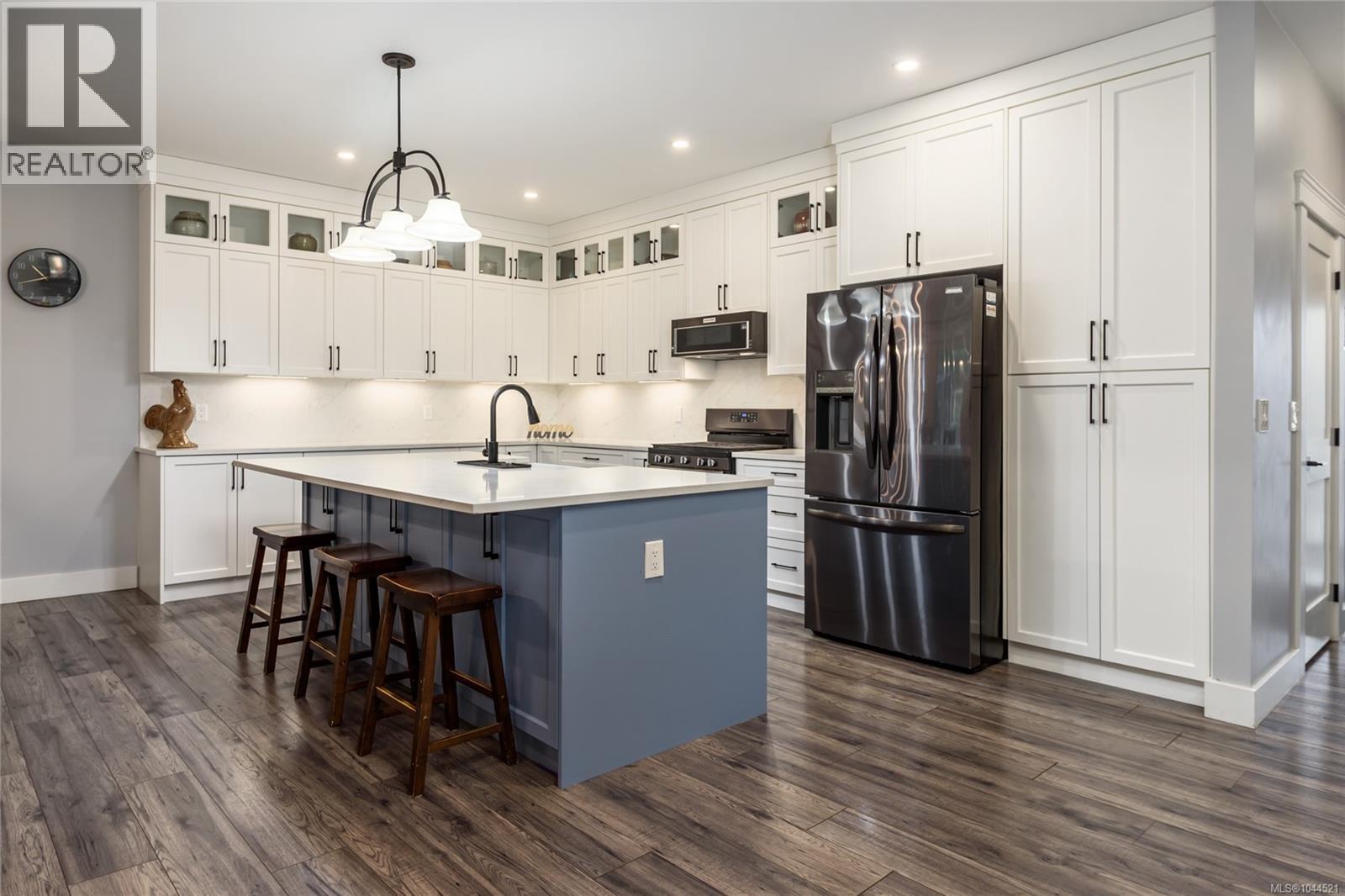 2129 Blue Jay Pl - Image 3
