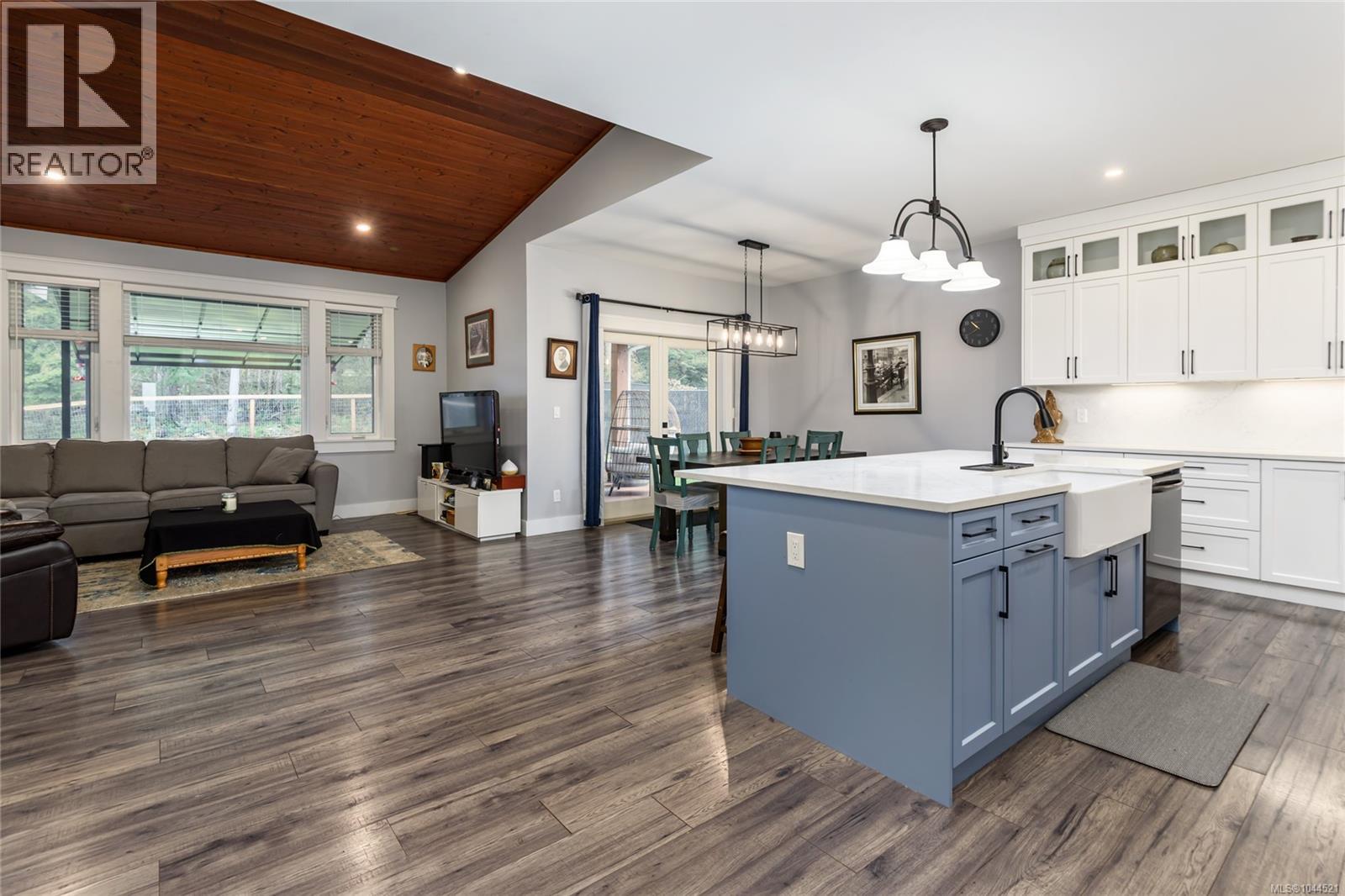 2129 Blue Jay Pl - Image 4