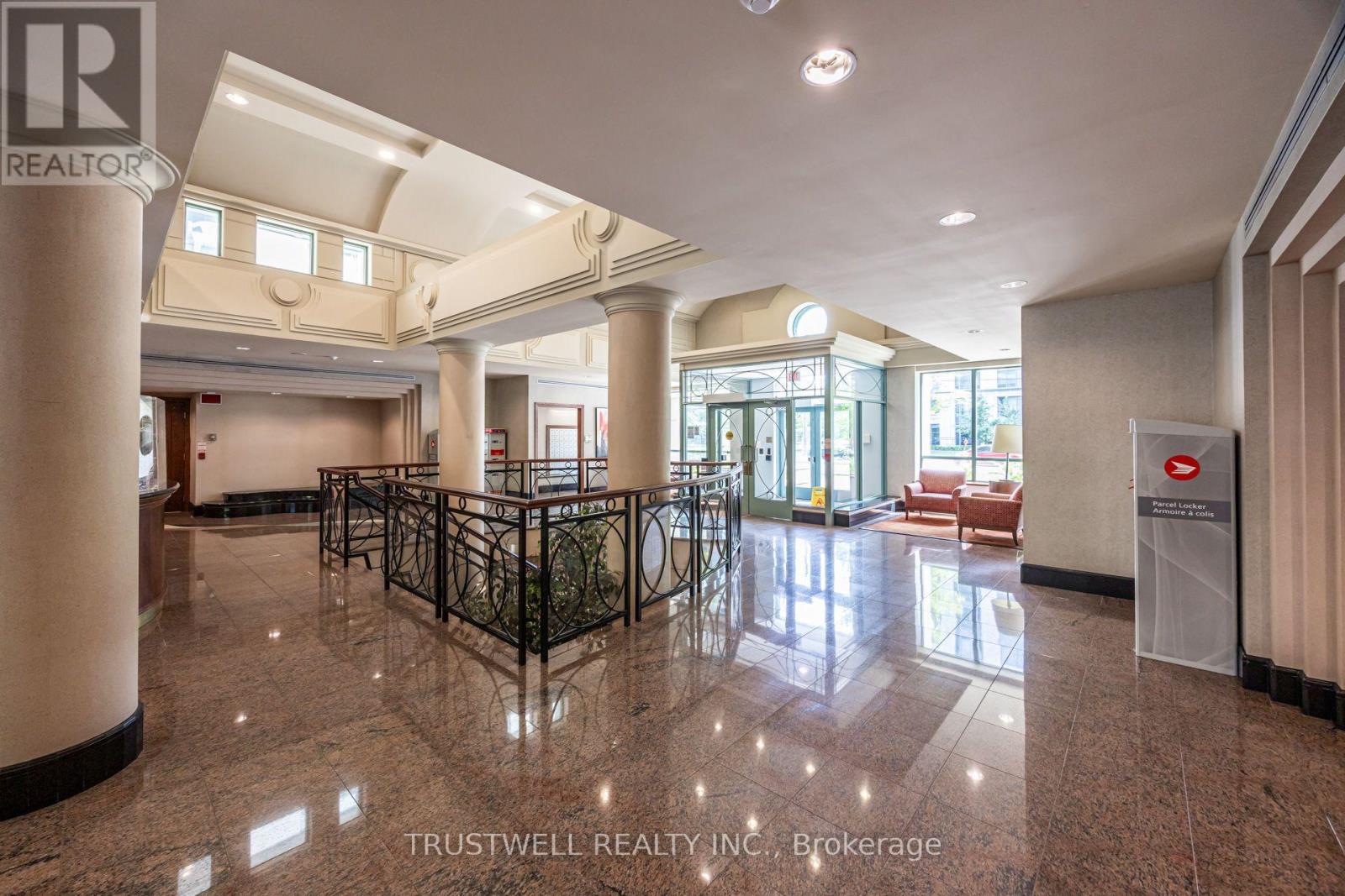 #401 39 PEMBERTON AVENUE - 23