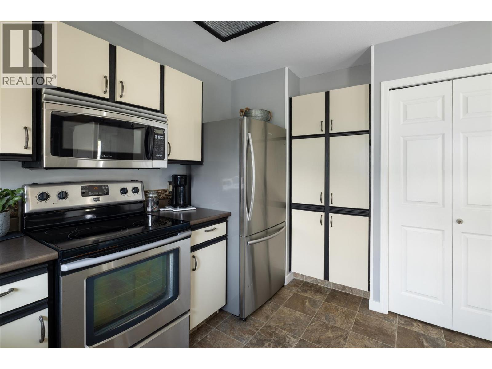 1855 Grandview Avenue - 26