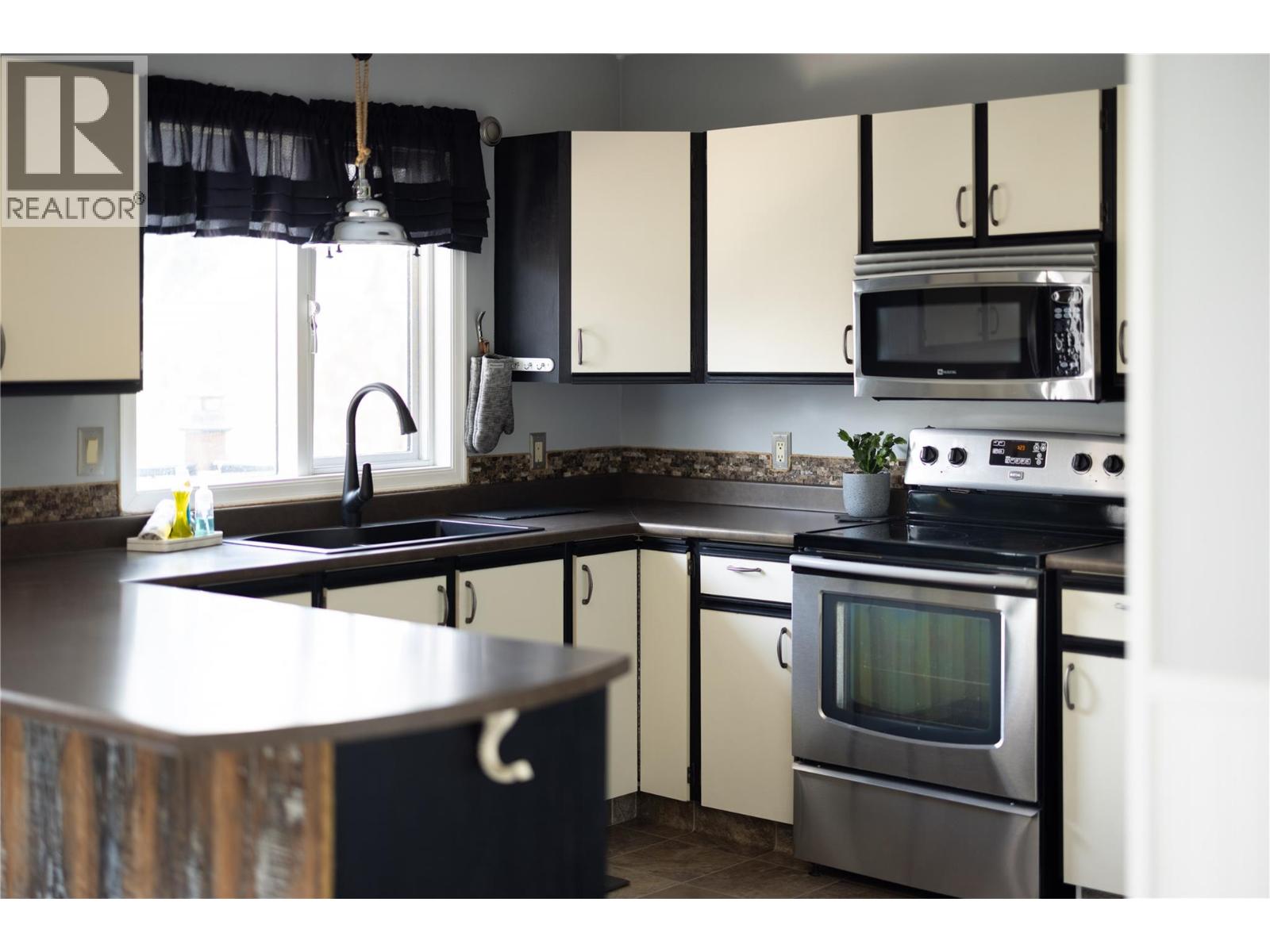1855 Grandview Avenue - 24