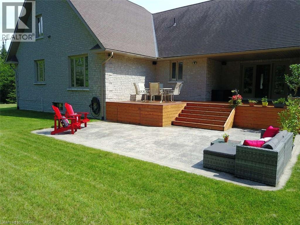 110 MONCK Square - 2