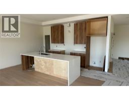 5pc Ensuite bath - 4303 Painted Turtle Drive, Vernon, BC V1T9W4 Photo 6