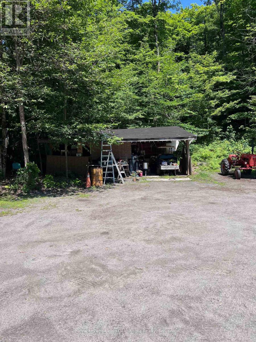 1096 RAYMOND ROAD - 21