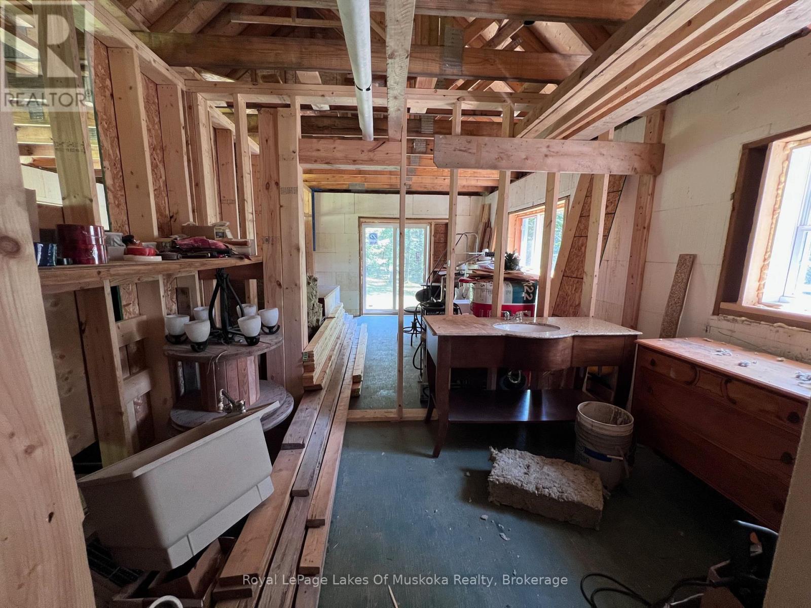 1096 RAYMOND ROAD - Image 8