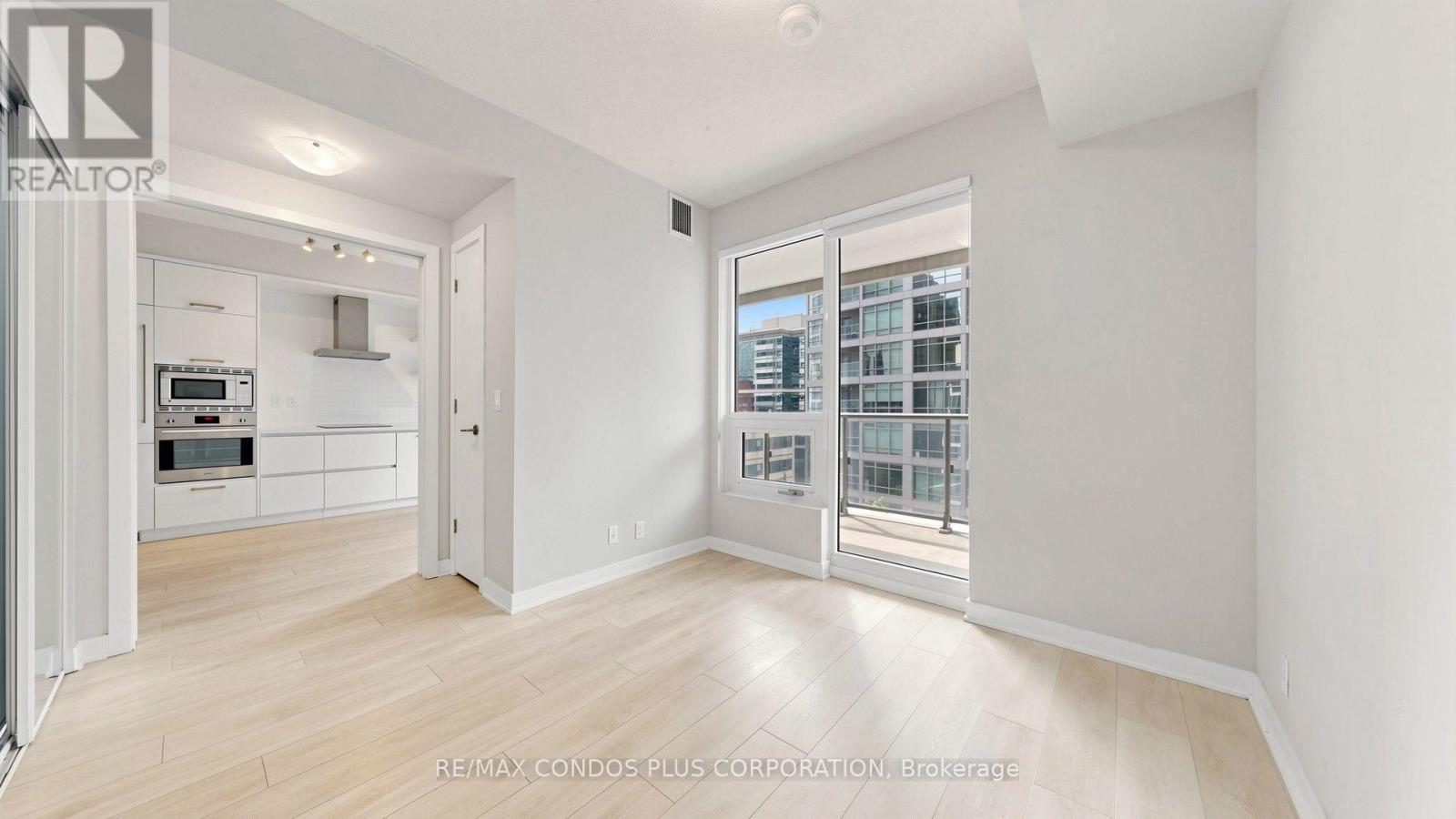 #506 2221 YONGE STREET - 12