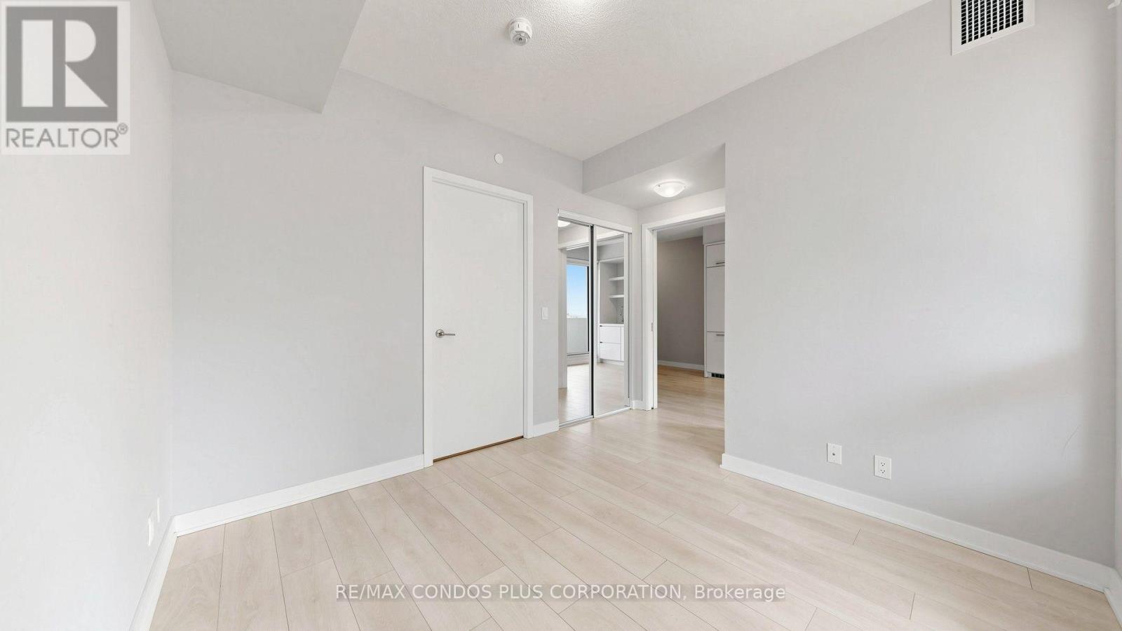 #506 2221 YONGE STREET - 13