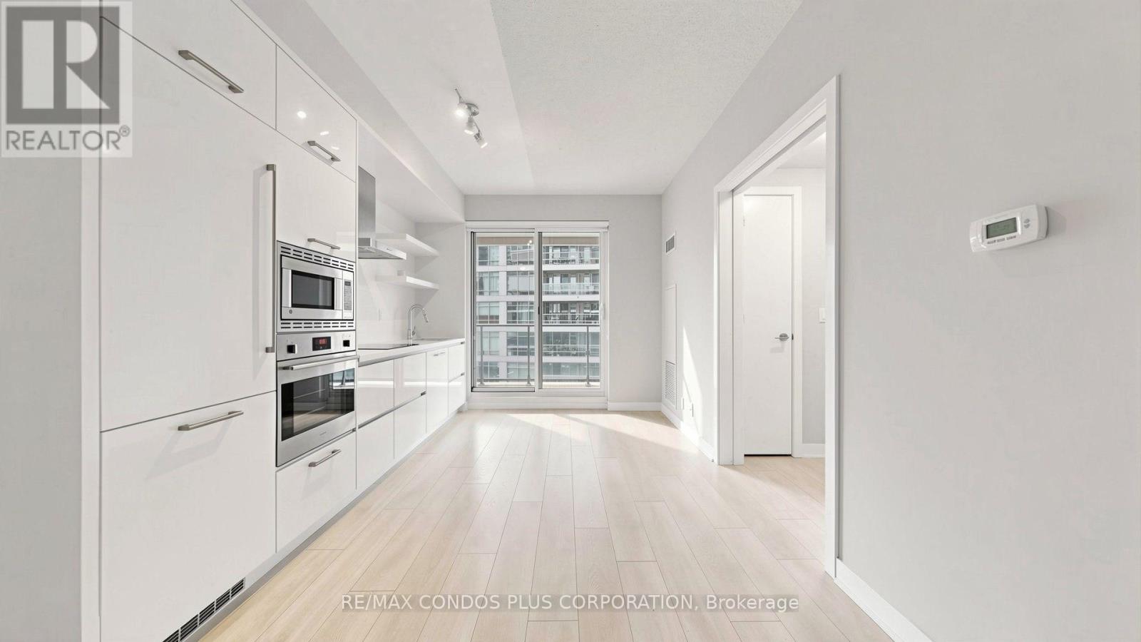 #506 2221 YONGE STREET - 4