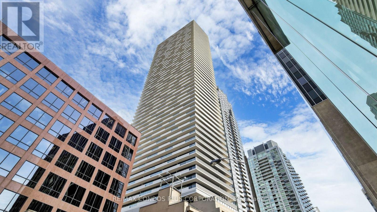 #506 2221 YONGE STREET - 40