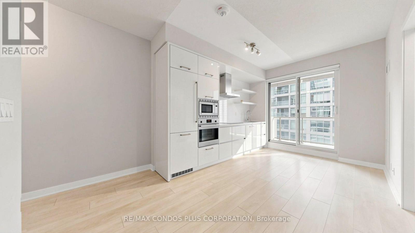 #506 2221 YONGE STREET - 7
