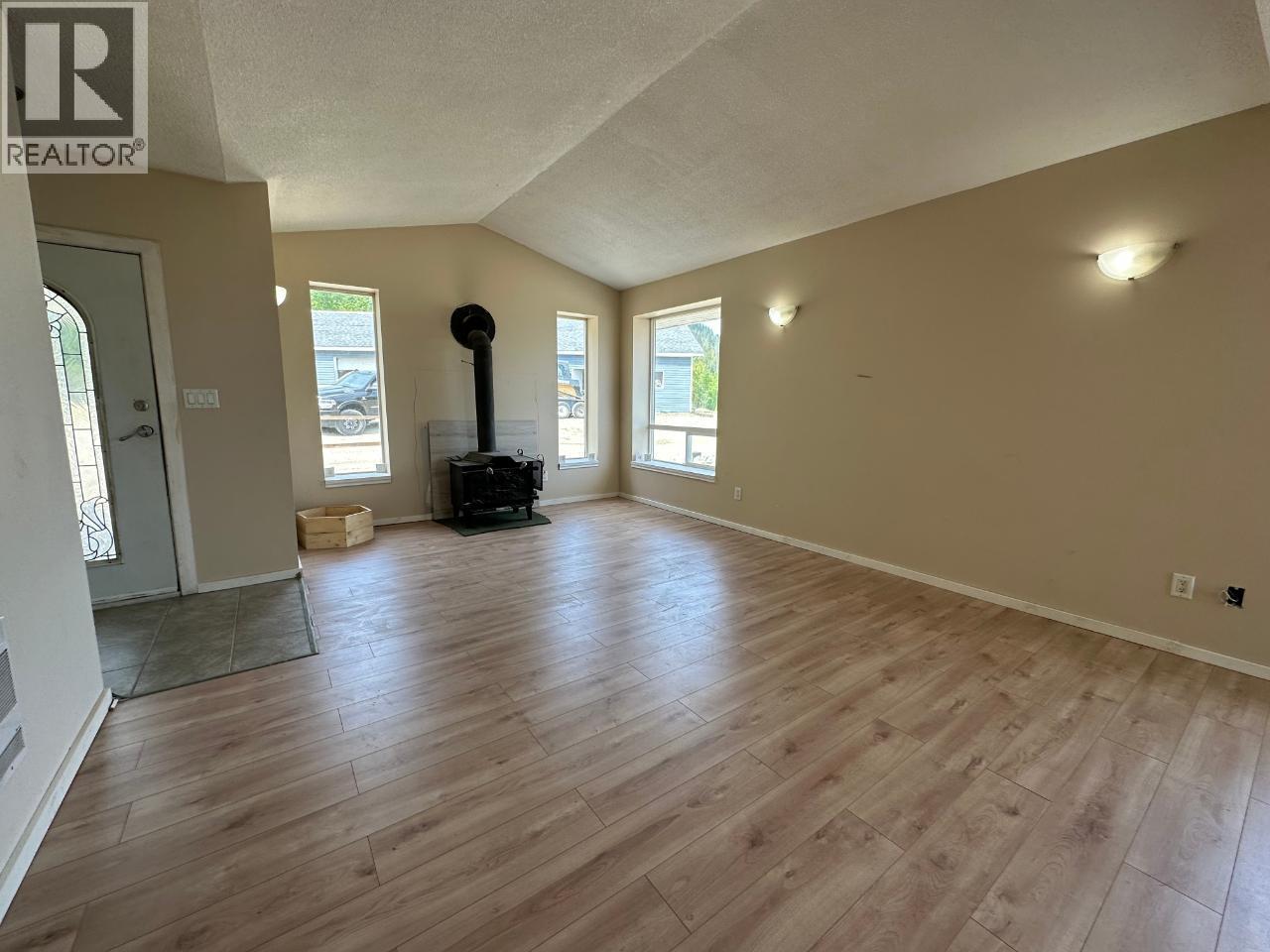  4652 Rose Crescent, Eagle Bay