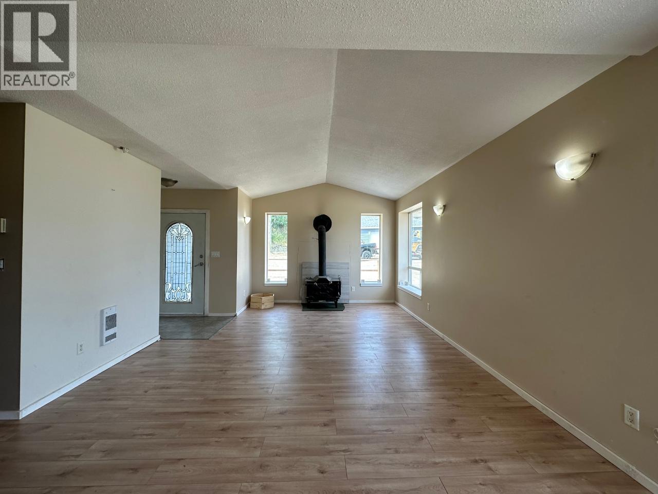  4652 Rose Crescent, Eagle Bay