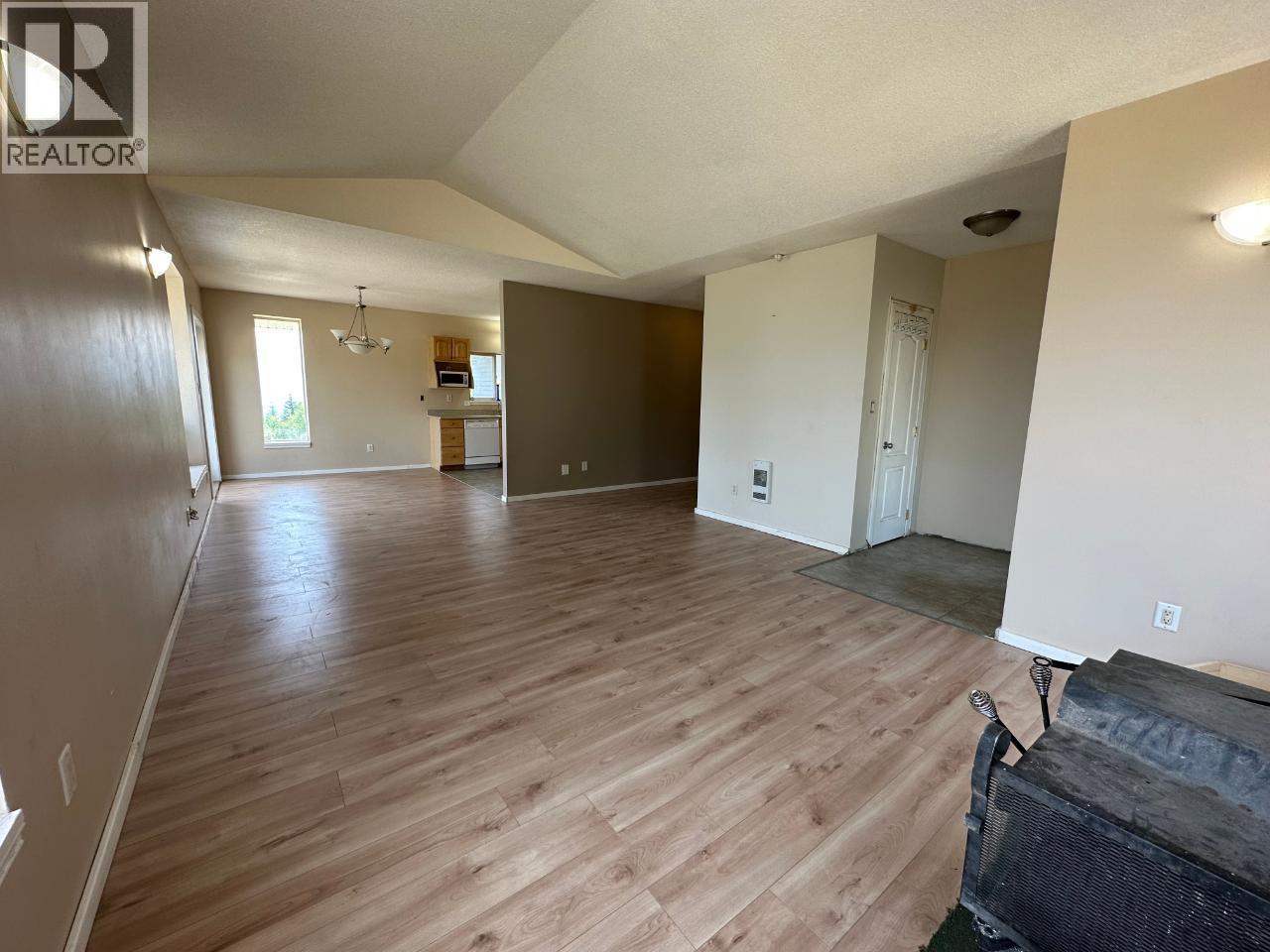  4652 Rose Crescent, Eagle Bay
