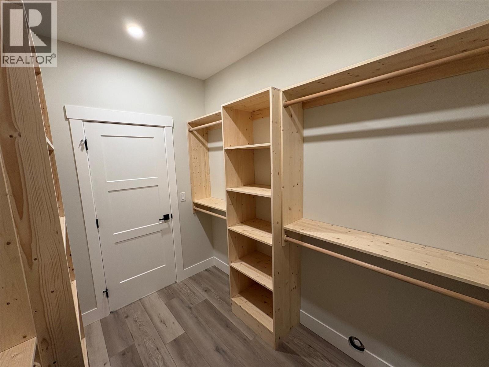 2520 Golf View Crescent - 35