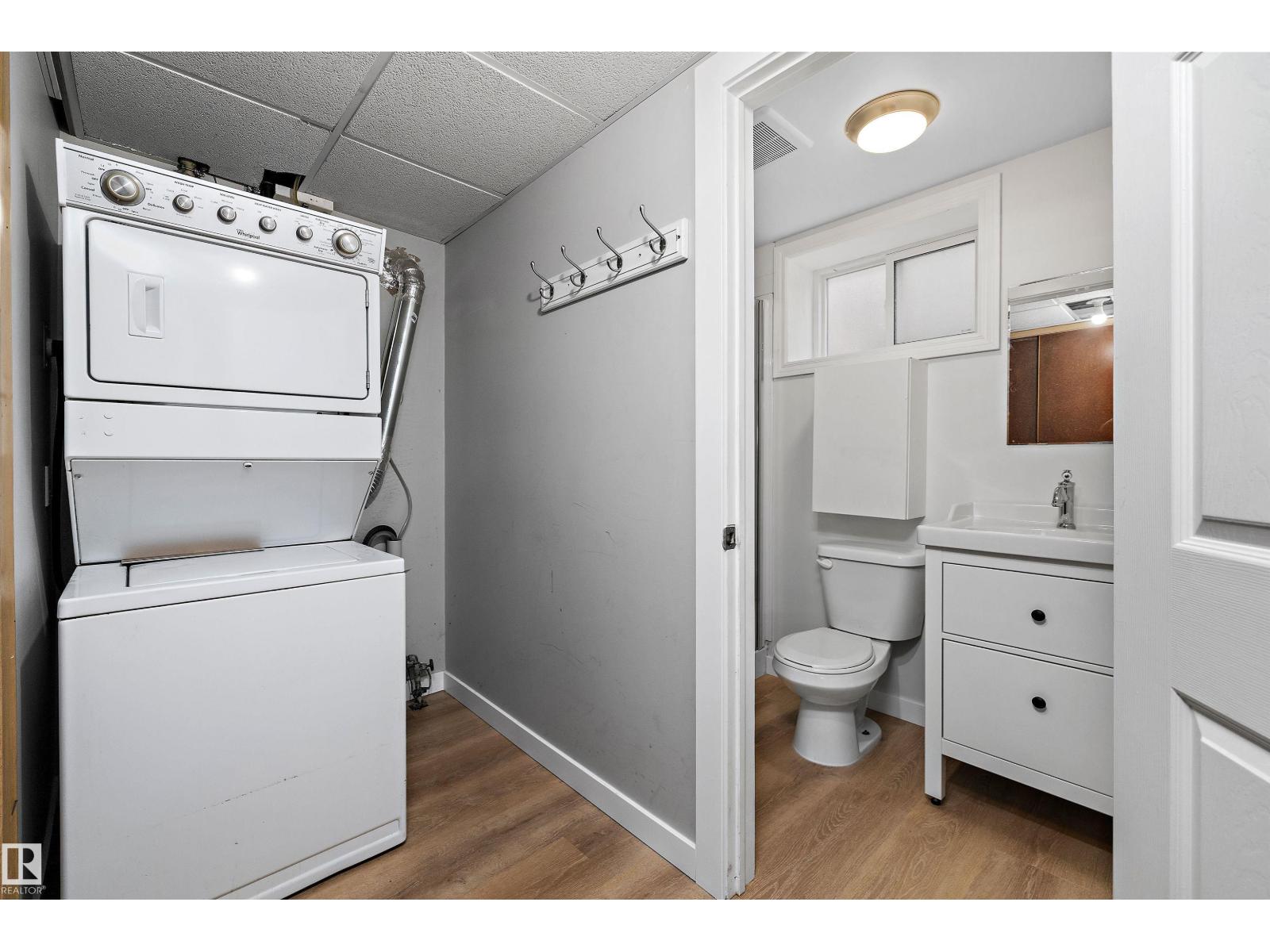 9747 66 AV NW - 19