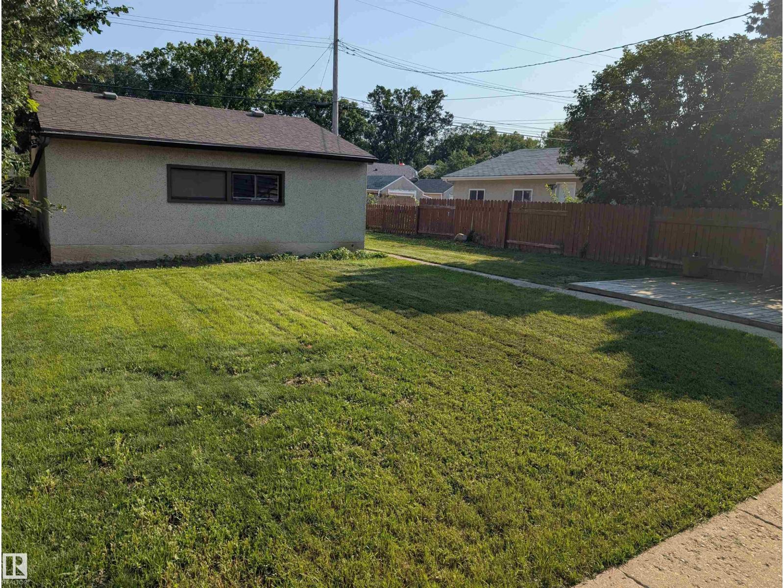 9747 66 AV NW - 32