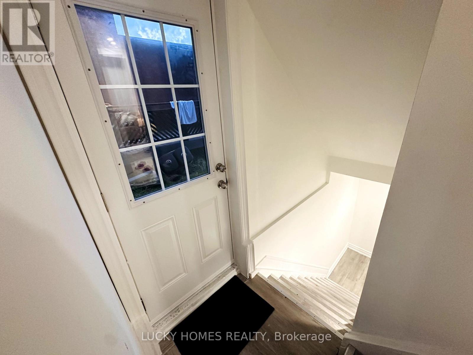 39 LAIDLAW DRIVE - 12