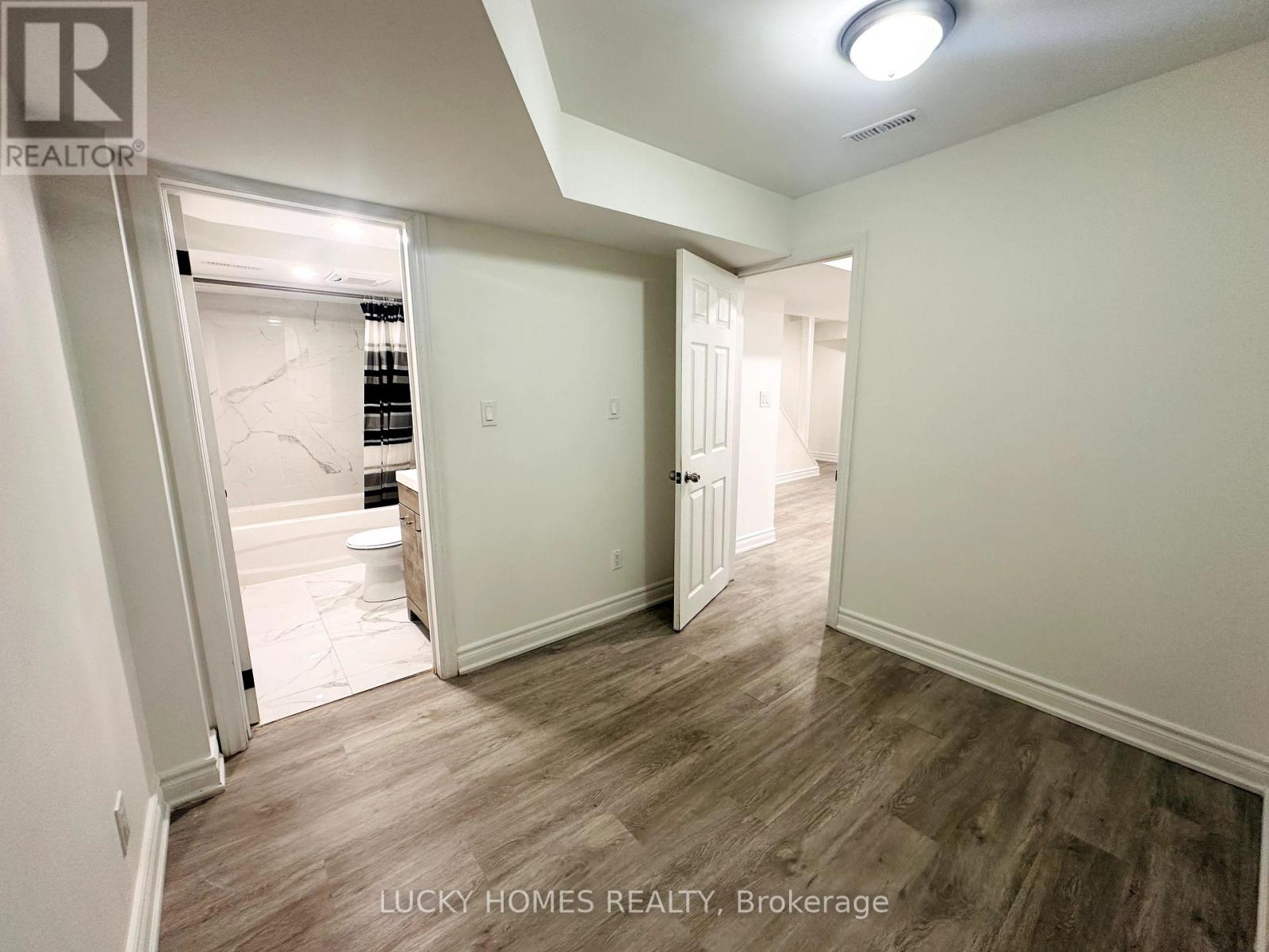 39 LAIDLAW DRIVE - 15