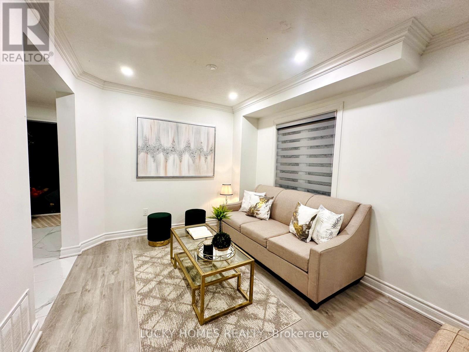 39 LAIDLAW DRIVE - 2
