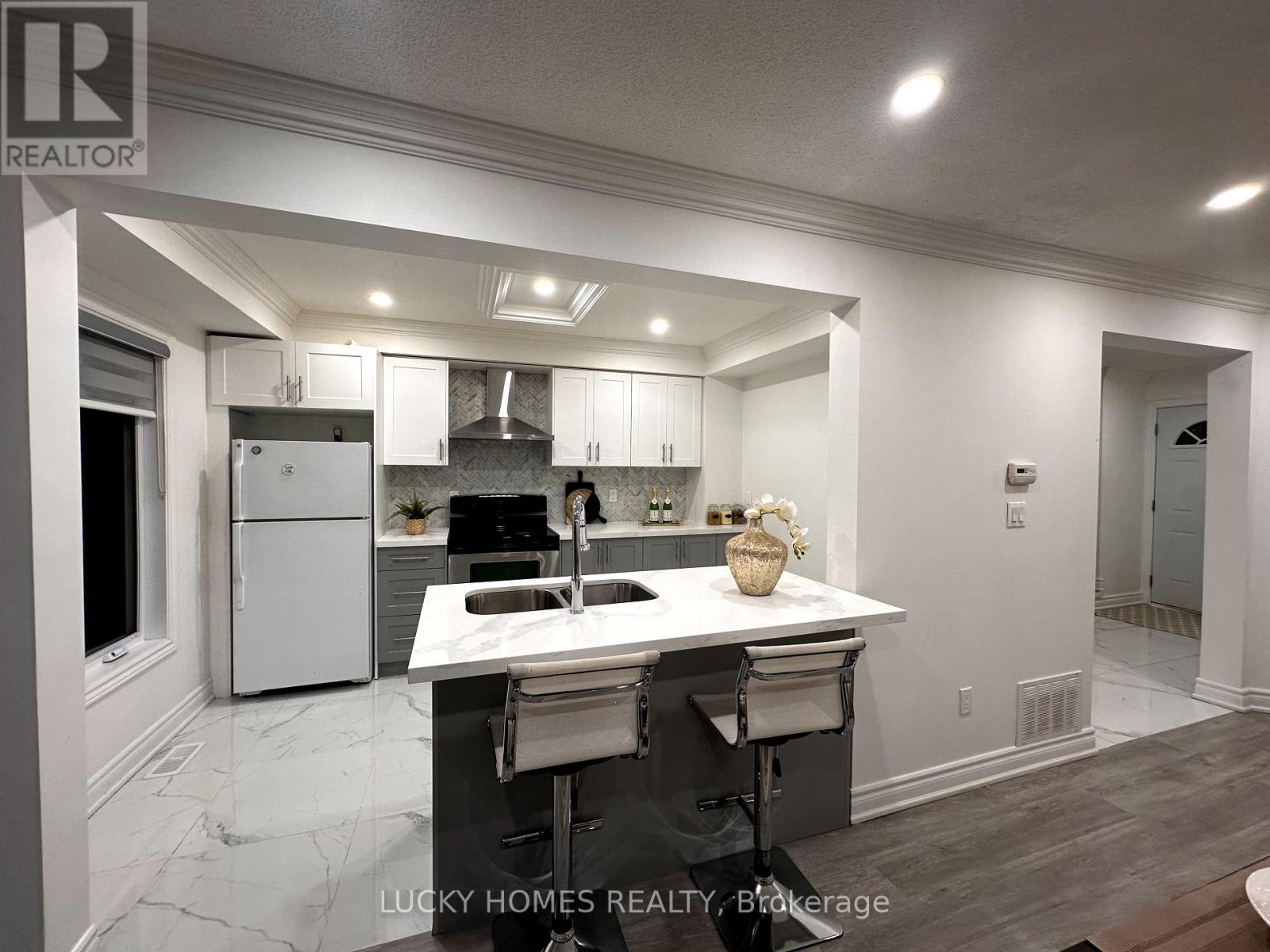 39 LAIDLAW DRIVE - 5