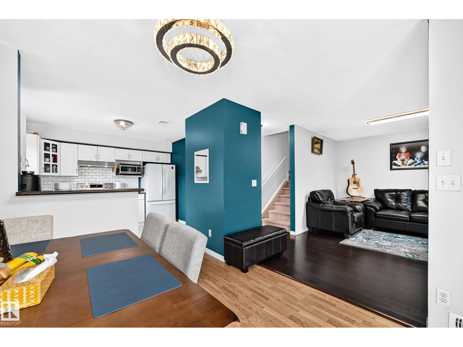 #72 2505 42 ST NW - 18