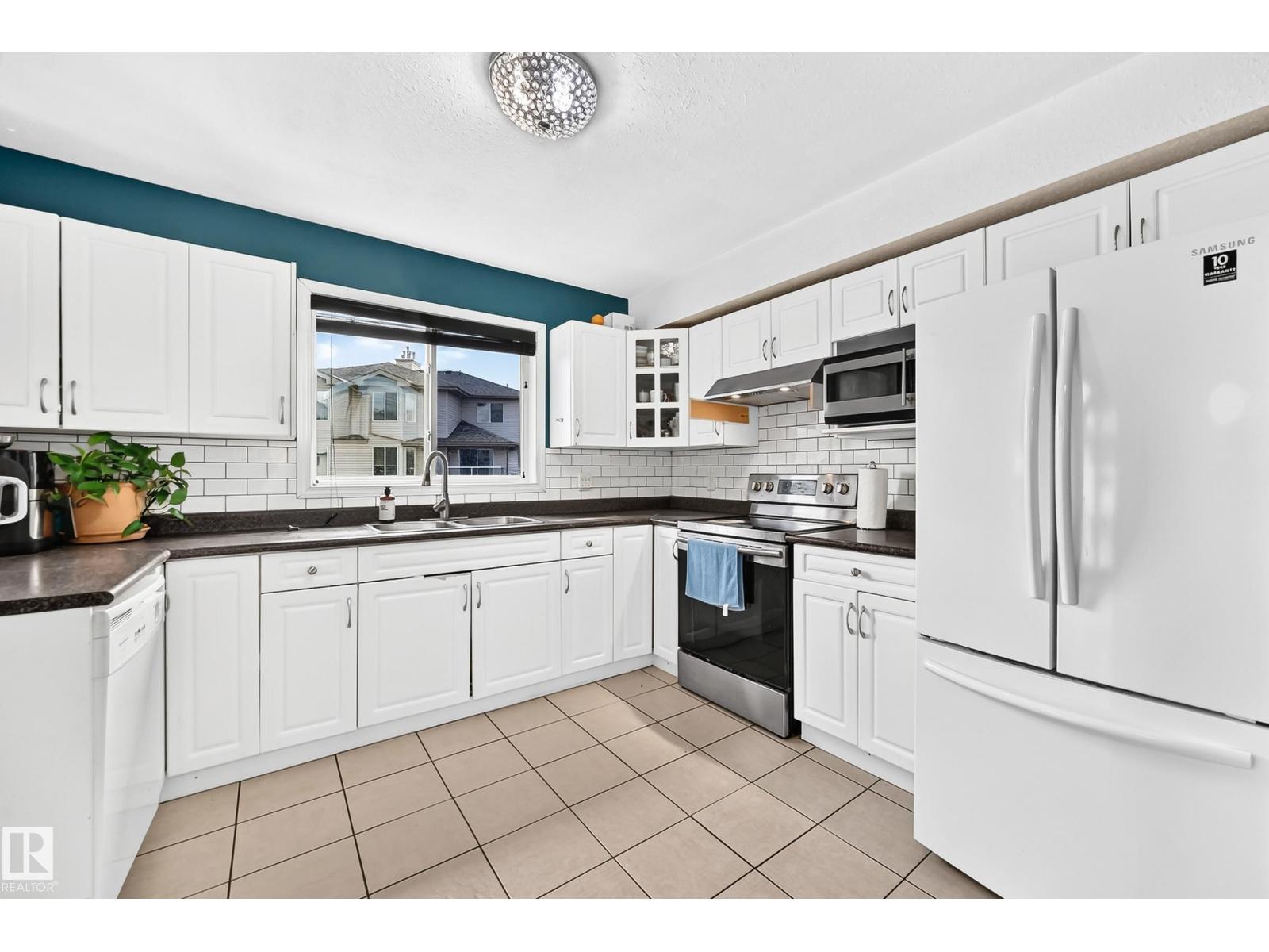 #72 2505 42 ST NW - 11