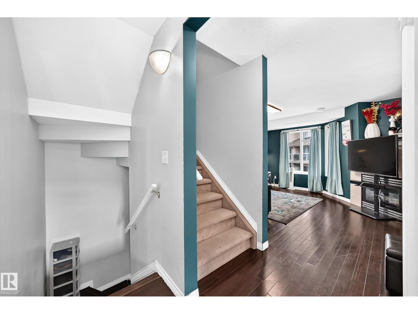 #72 2505 42 ST NW - 28
