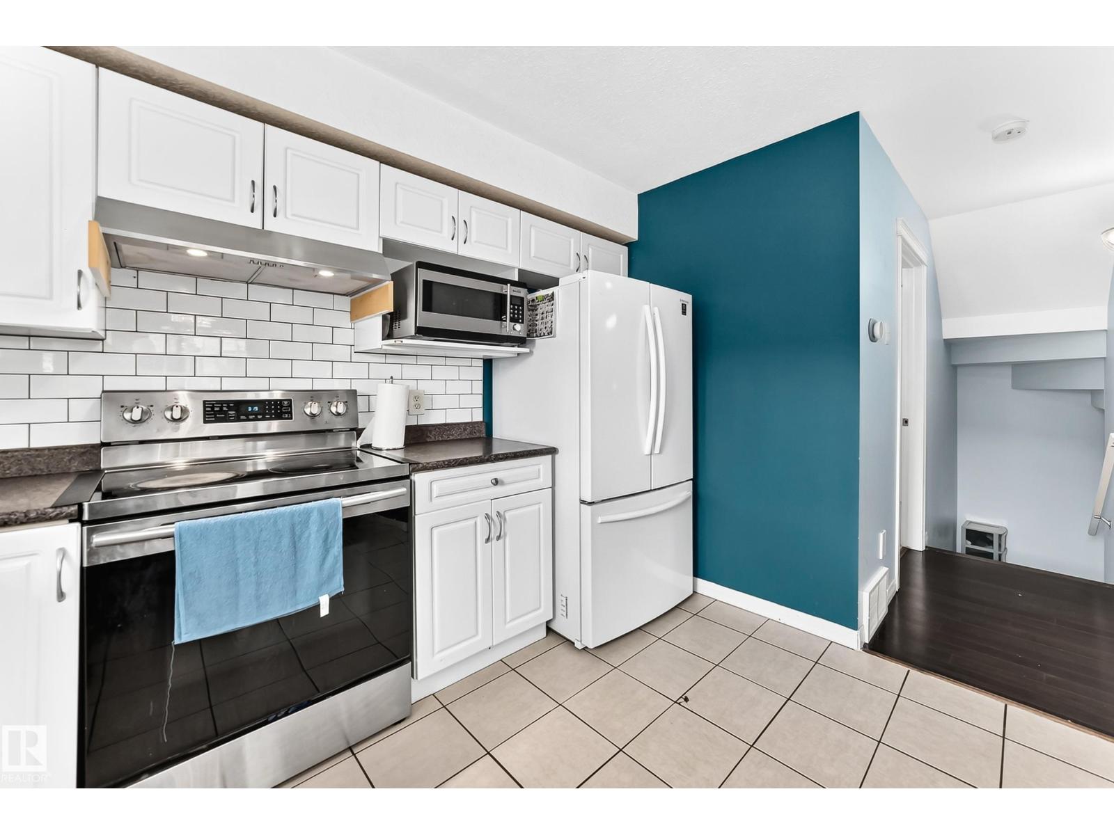 #72 2505 42 ST NW - 10