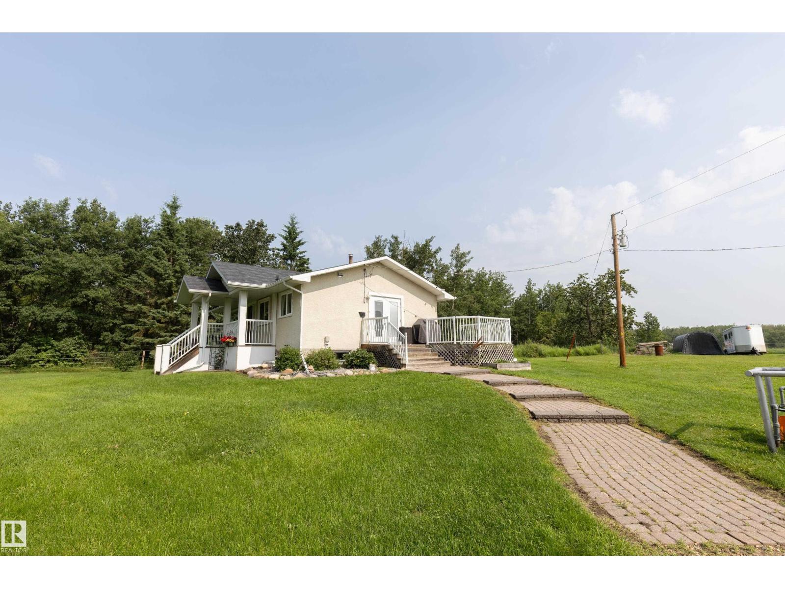 191062 HWY 16 - Image 42