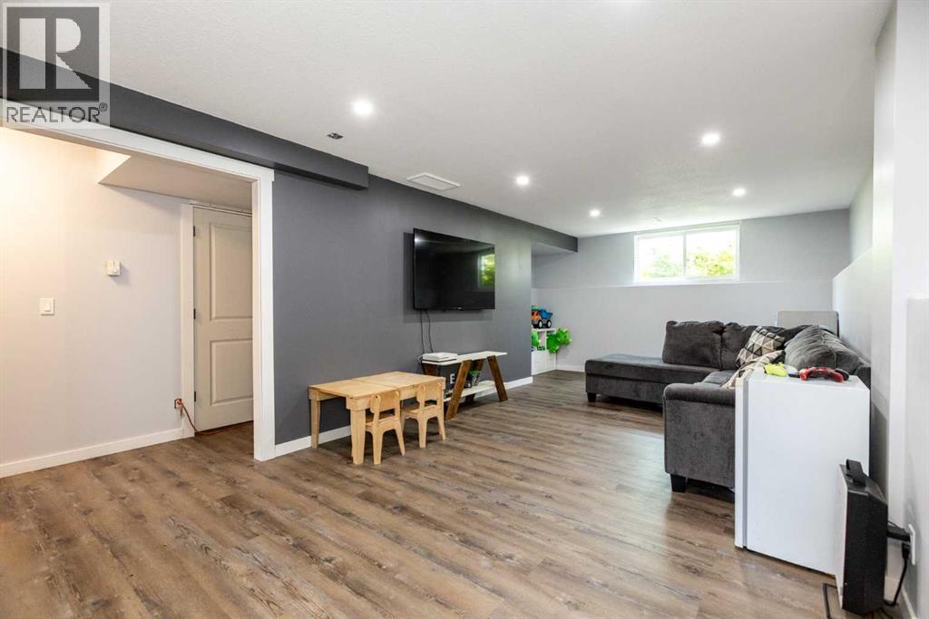 19 Hanson Green, Penhold