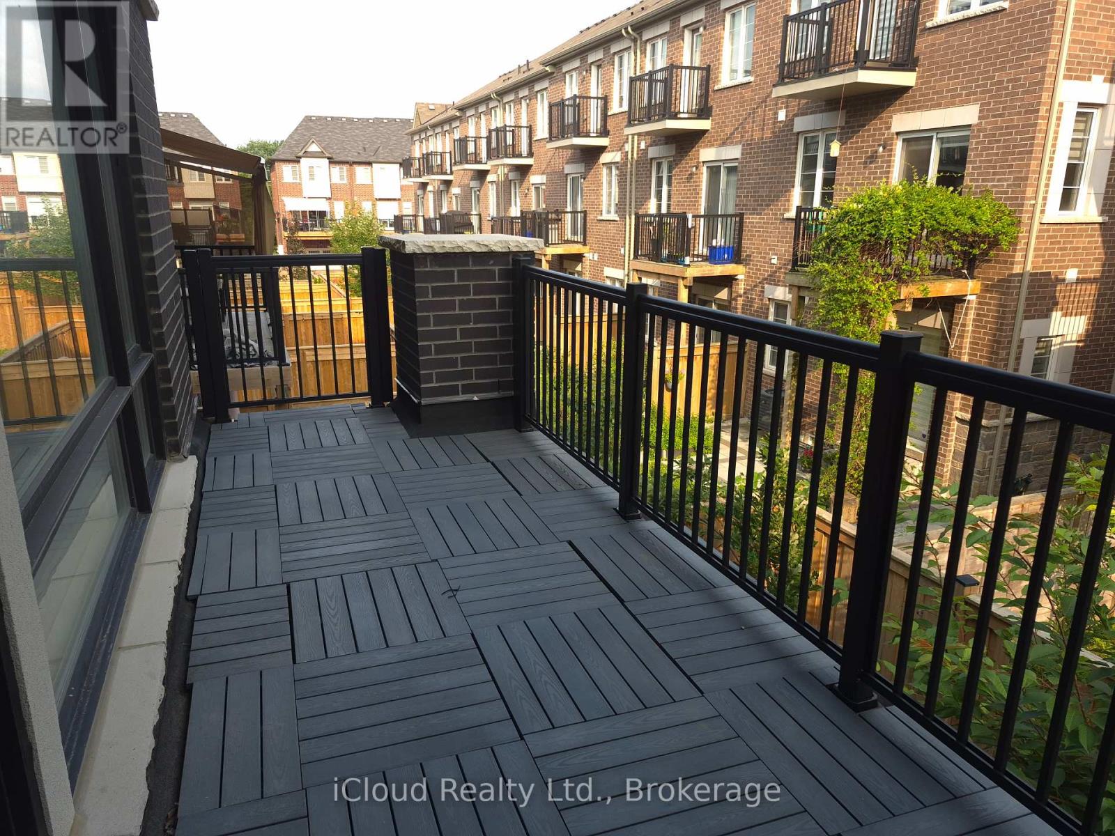 31 GLOBEMASTER LANE - 11