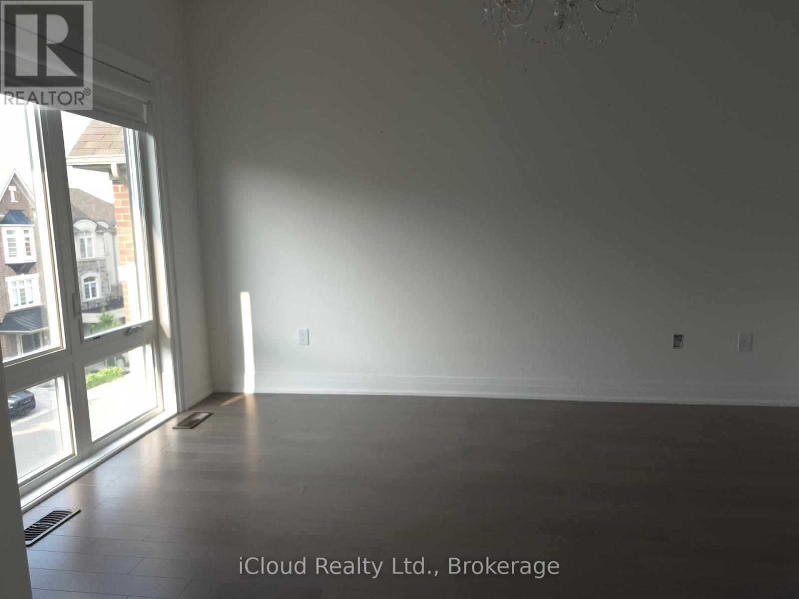 31 GLOBEMASTER LANE - 15