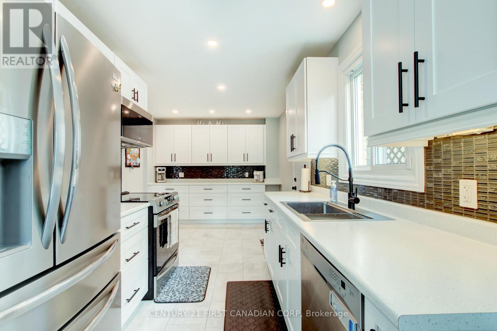 79 NEWBRIDGE CRESCENT - 11