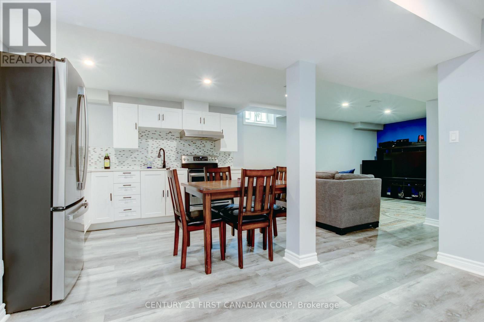 79 NEWBRIDGE CRESCENT - 28