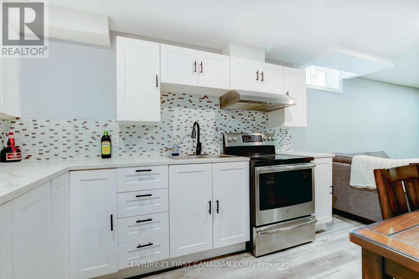 79 NEWBRIDGE CRESCENT - 30