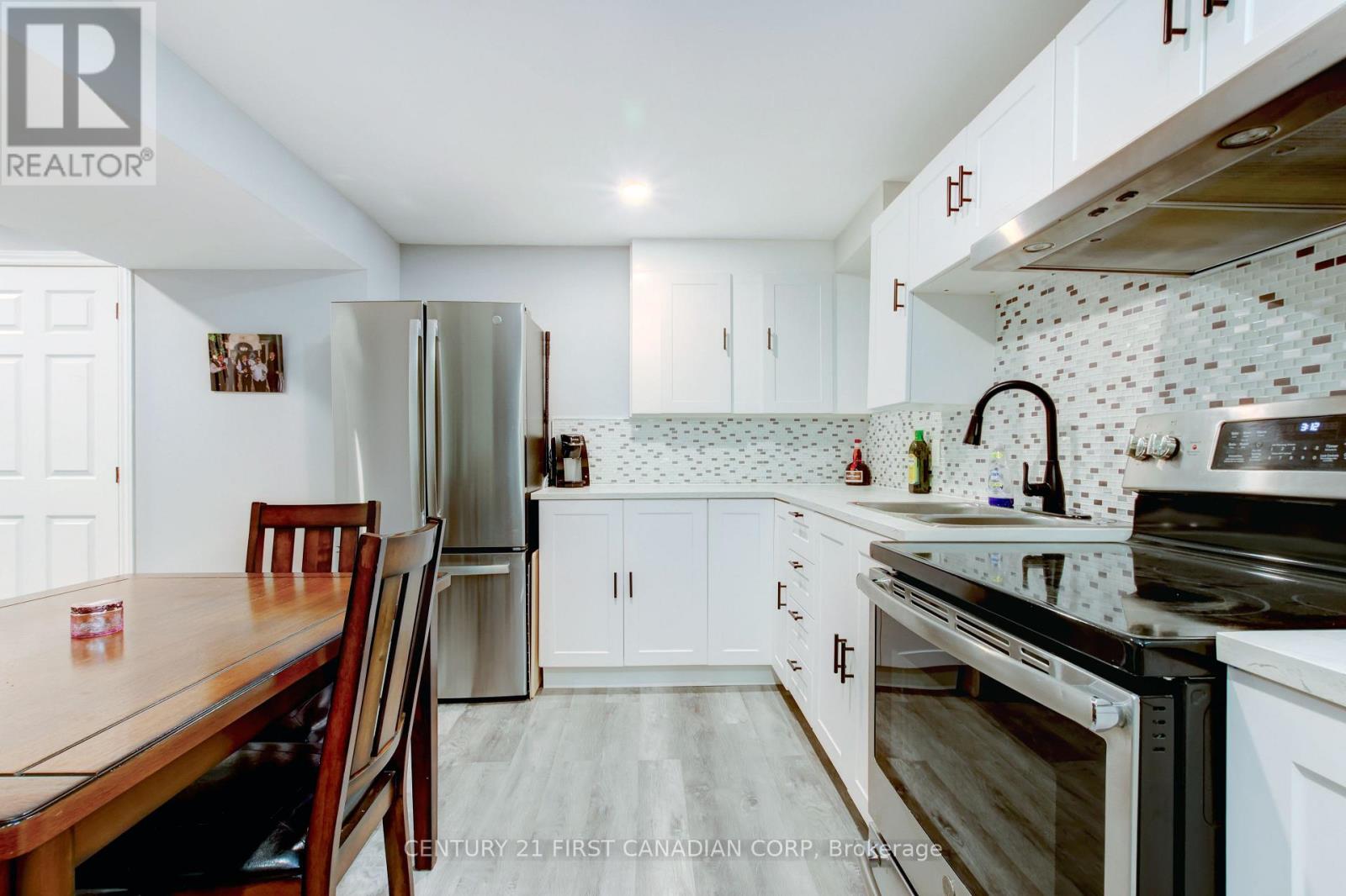 79 NEWBRIDGE CRESCENT - 31