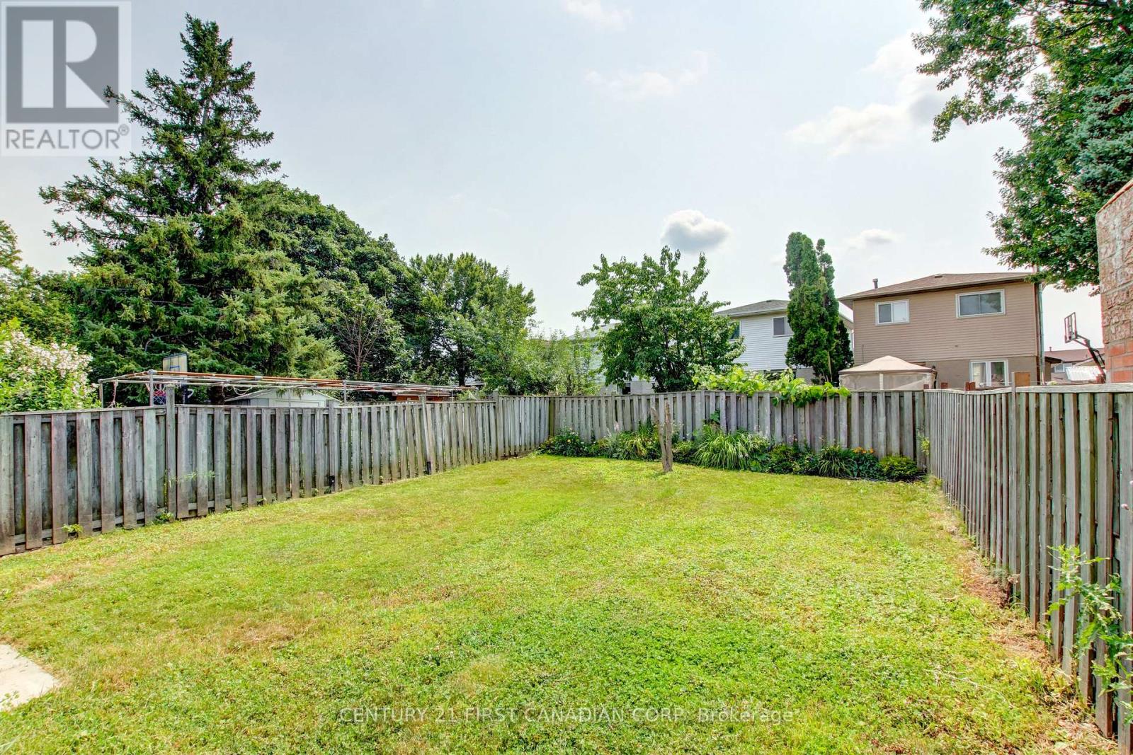 79 NEWBRIDGE CRESCENT - 39