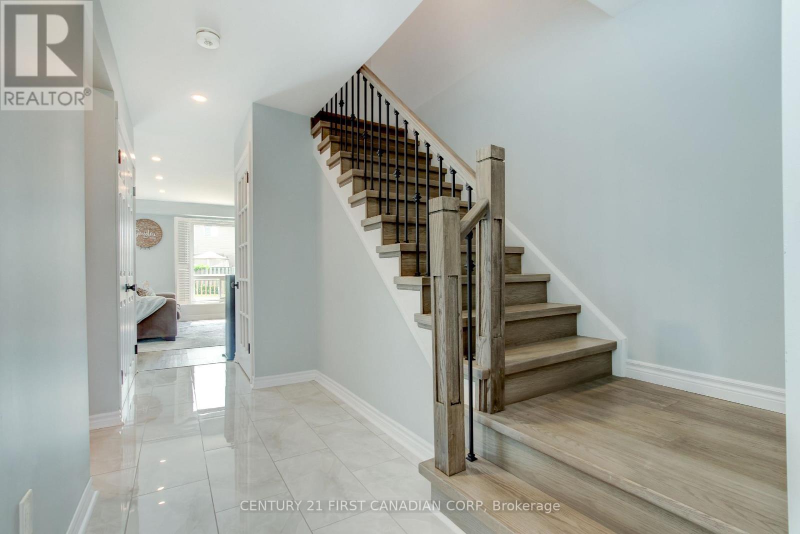 79 NEWBRIDGE CRESCENT - 4
