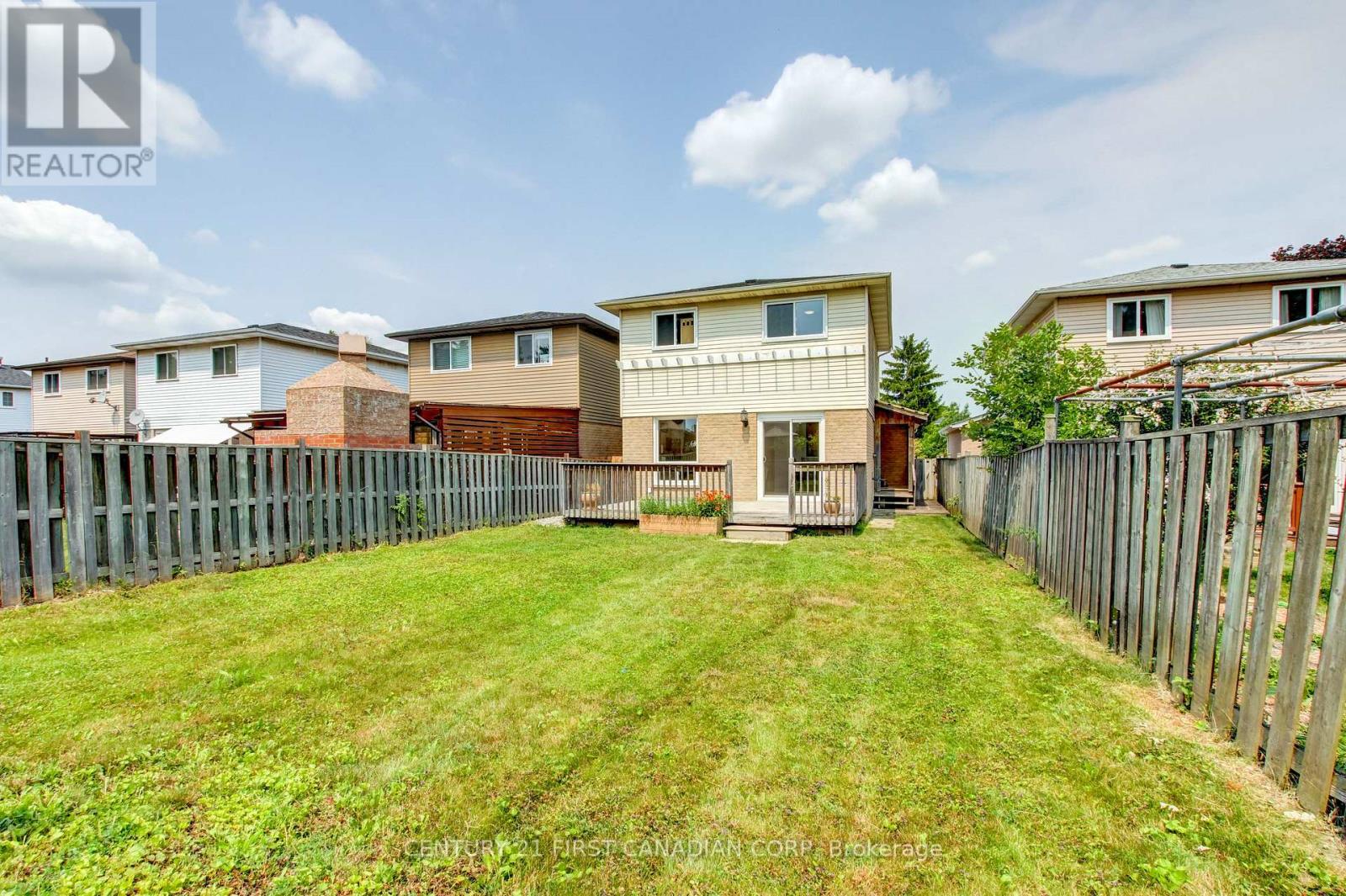 79 NEWBRIDGE CRESCENT - 40