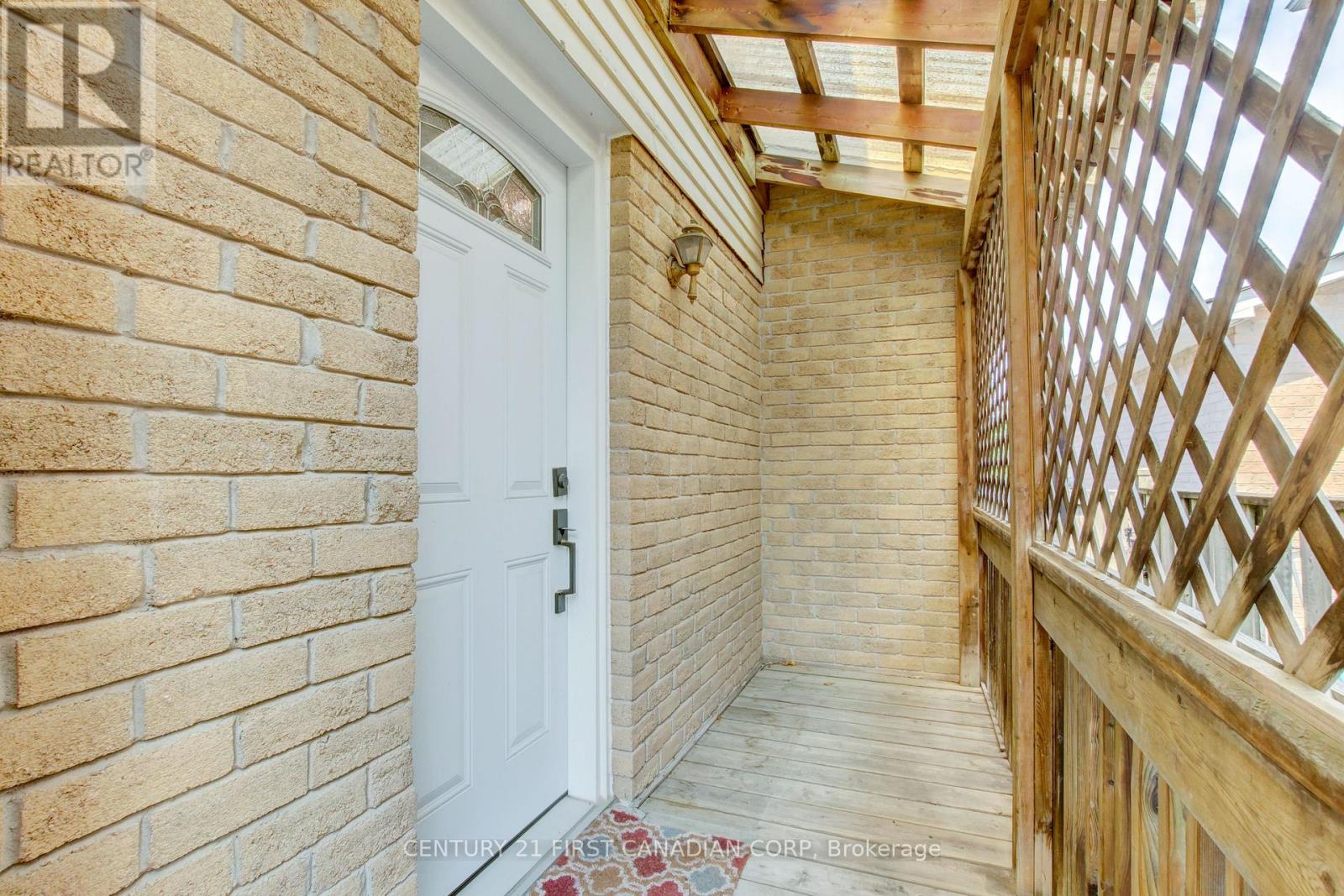 79 NEWBRIDGE CRESCENT - 48